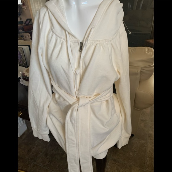Plush & Lush  Cream hoodie with belt. New - Picture 2 of 6